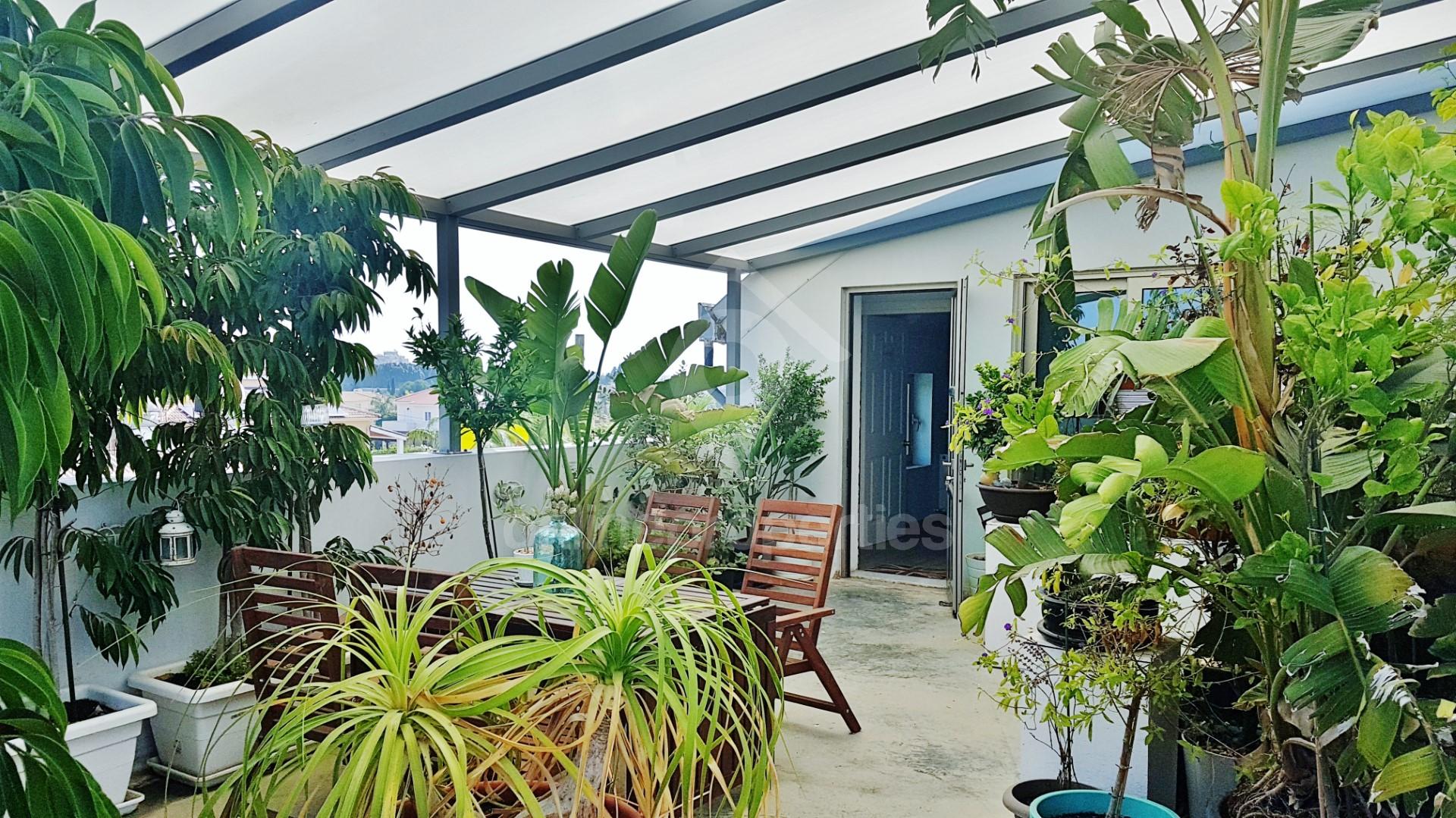 To change image, hover mouse over thumbnails below