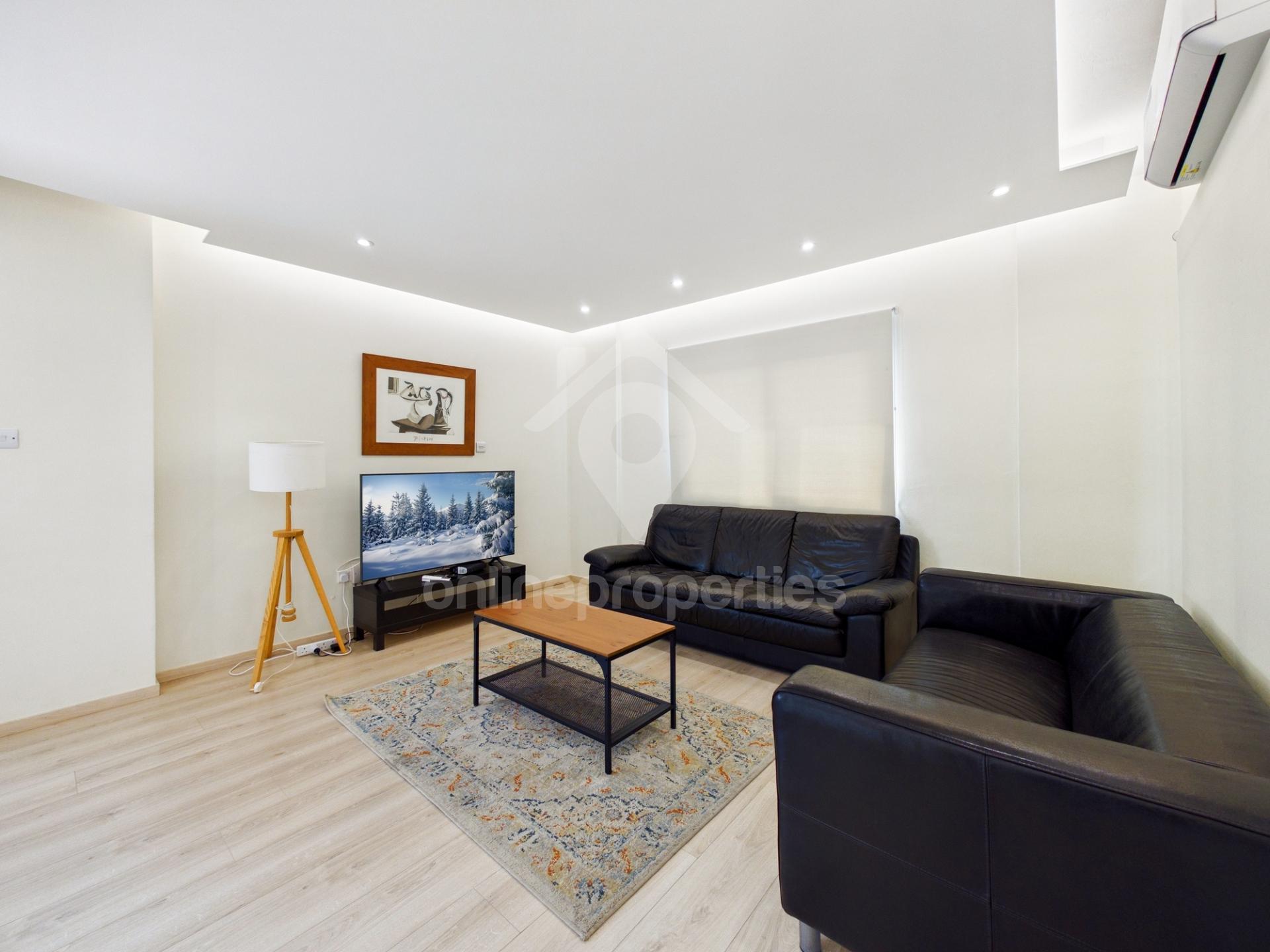 To change image, hover mouse over thumbnails below