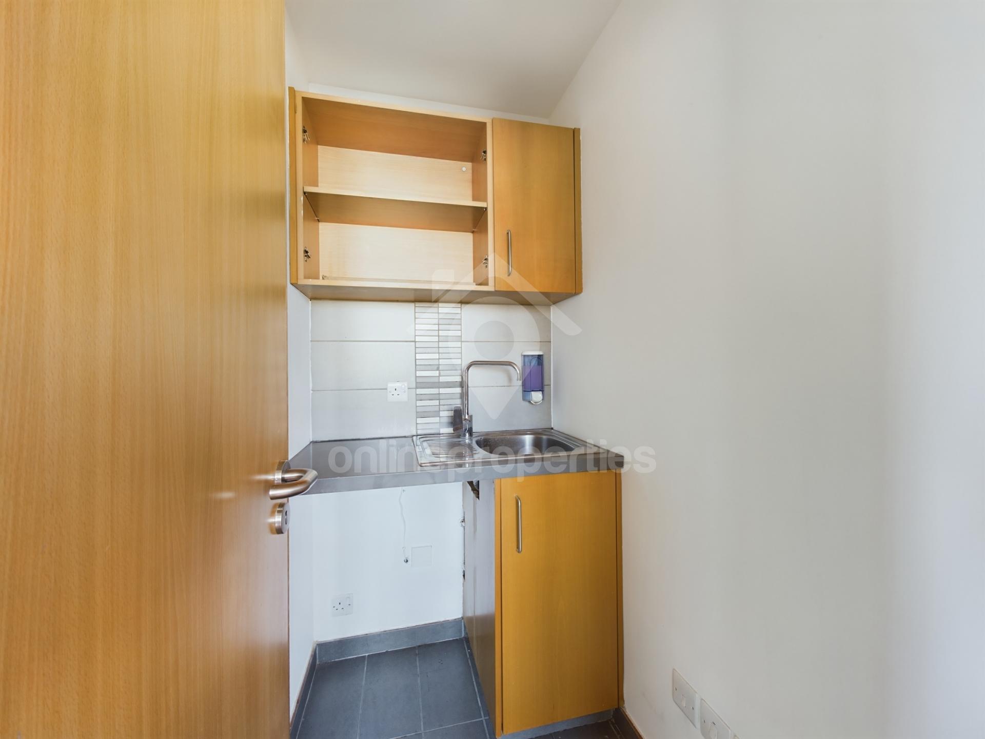 To change image, hover mouse over thumbnails below