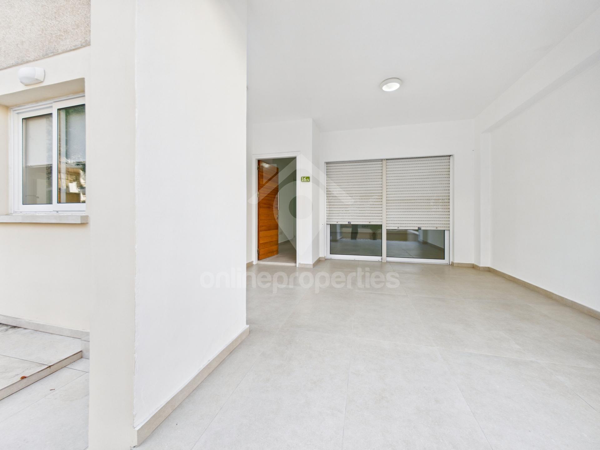 To change image, hover mouse over thumbnails below