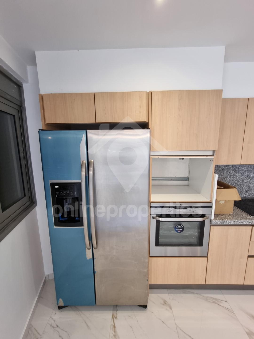 To change image, hover mouse over thumbnails below