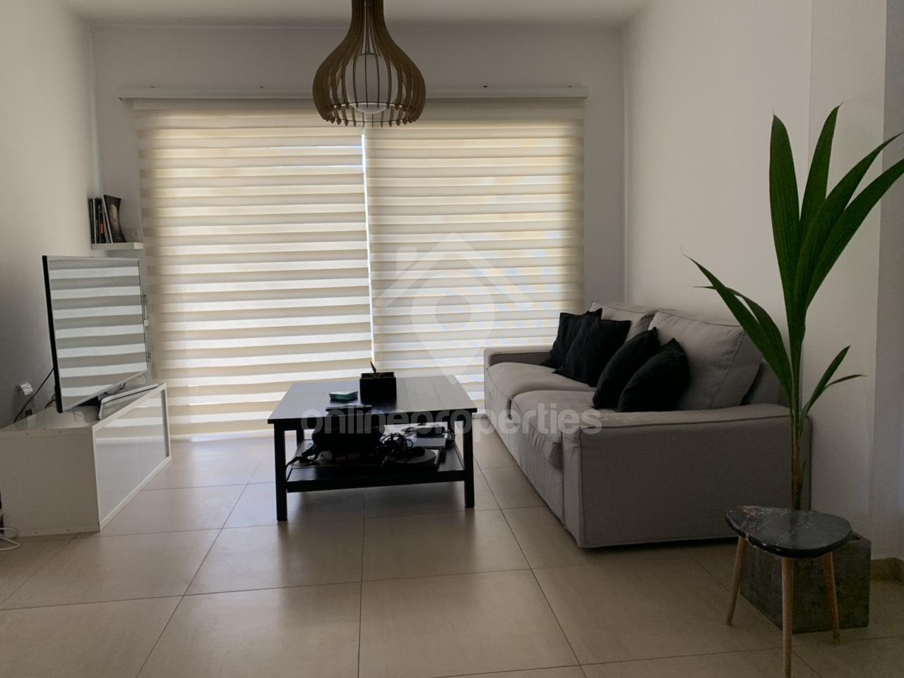 To change image, hover mouse over thumbnails below