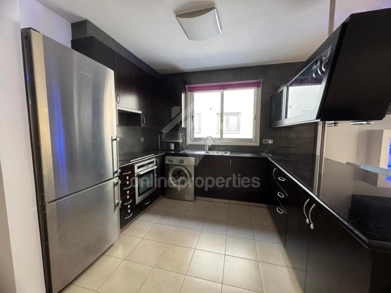 To change image, hover mouse over thumbnails below