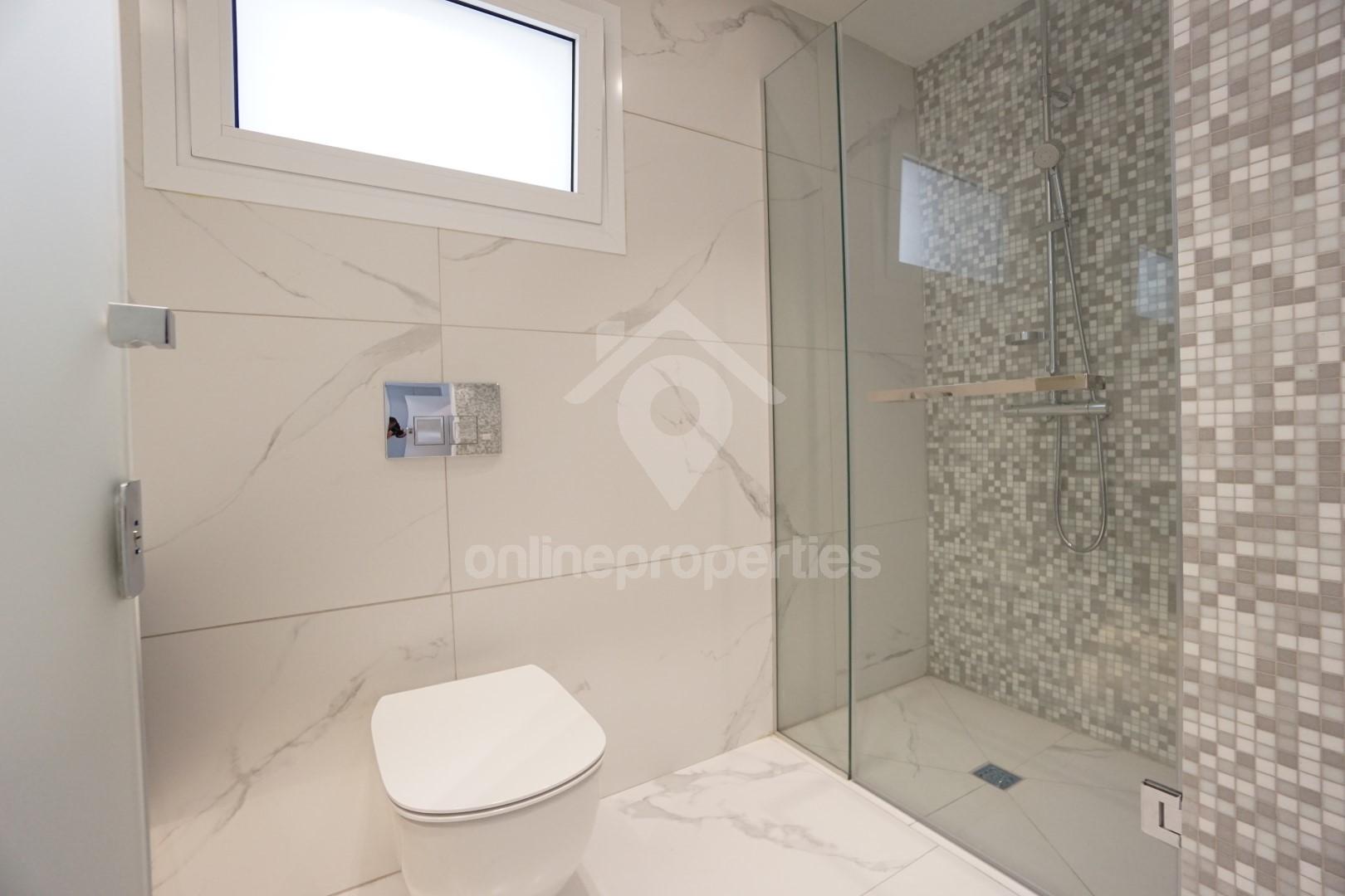 To change image, hover mouse over thumbnails below