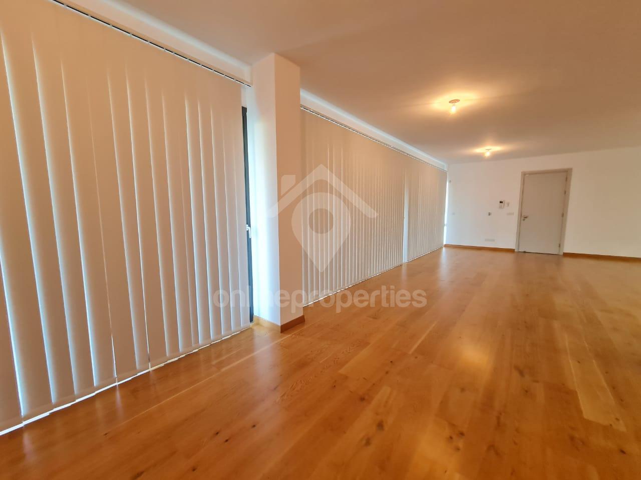 To change image, hover mouse over thumbnails below