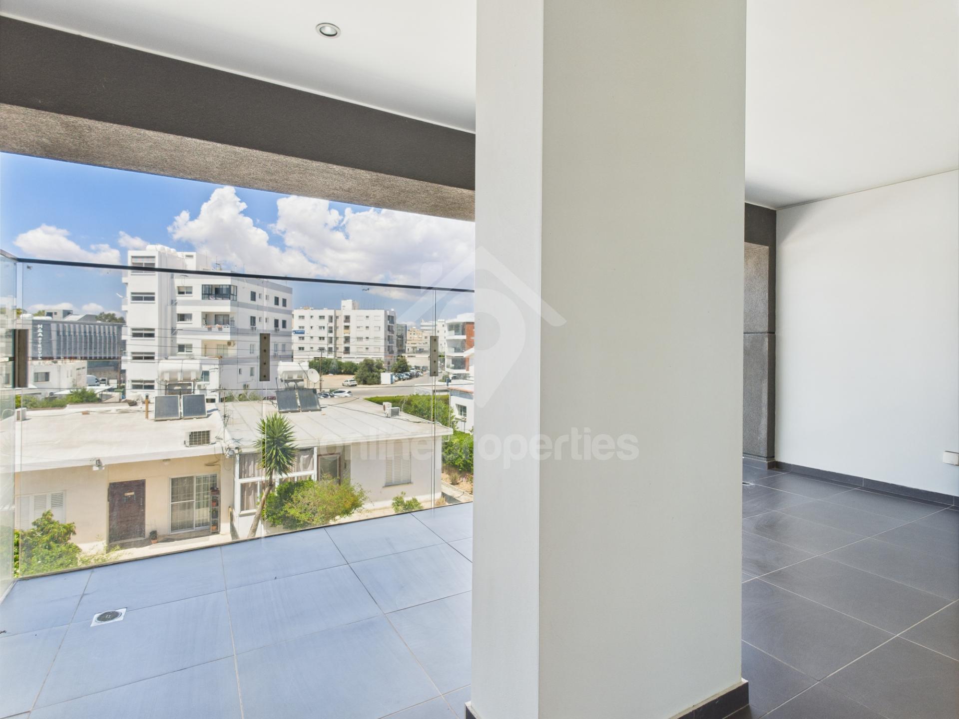 To change image, hover mouse over thumbnails below