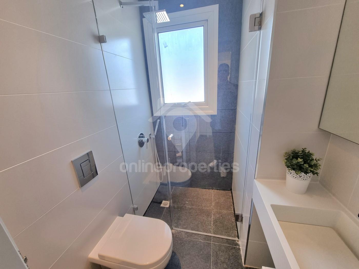 To change image, hover mouse over thumbnails below