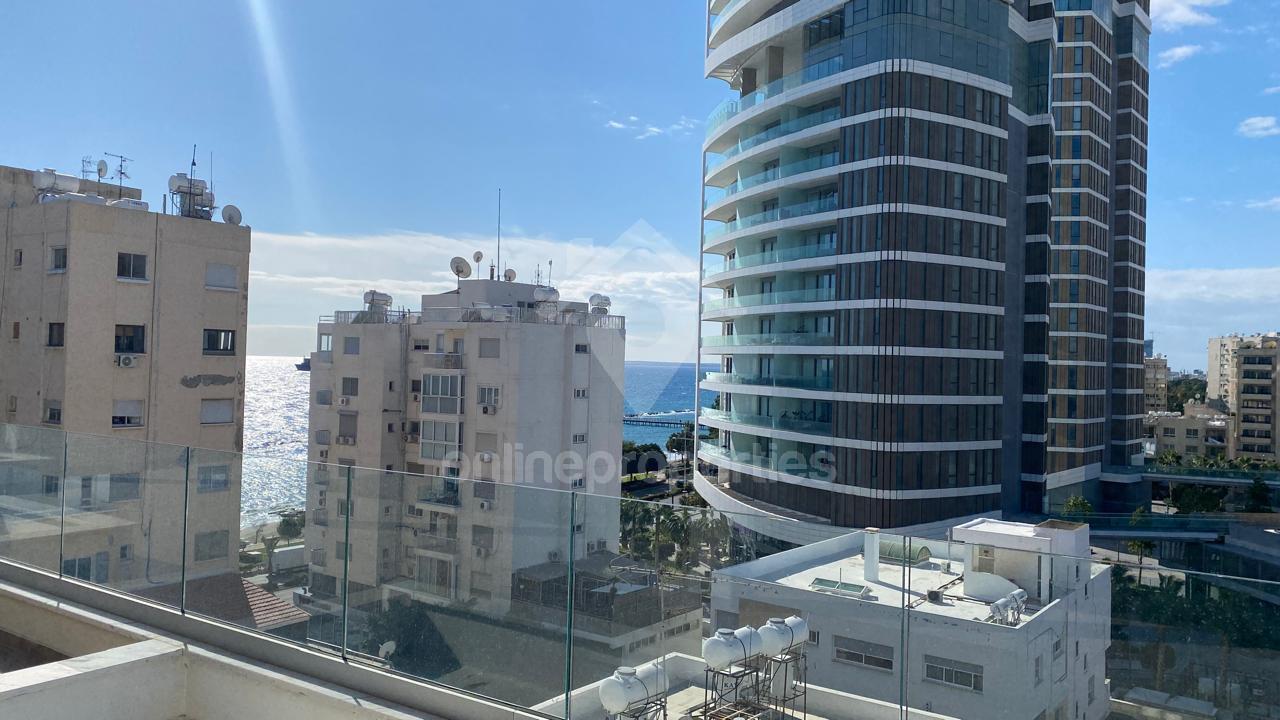 To change image, hover mouse over thumbnails below