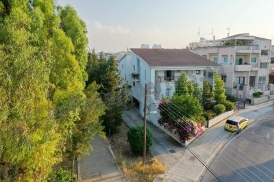 To change image, hover mouse over thumbnails below