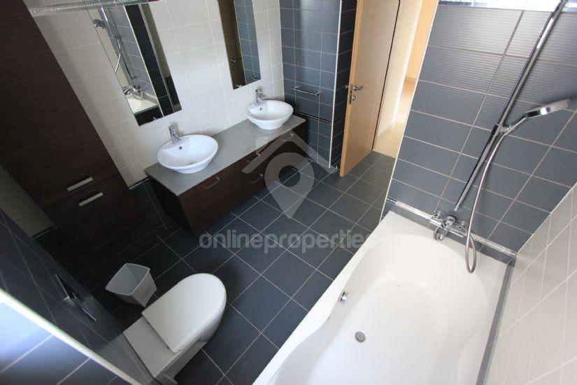 To change image, hover mouse over thumbnails below