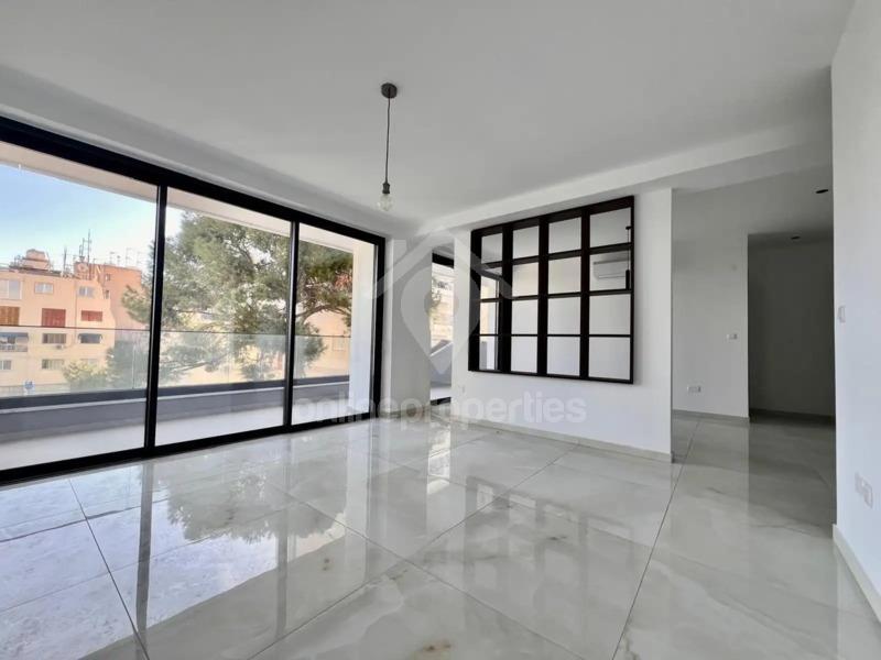 To change image, hover mouse over thumbnails below