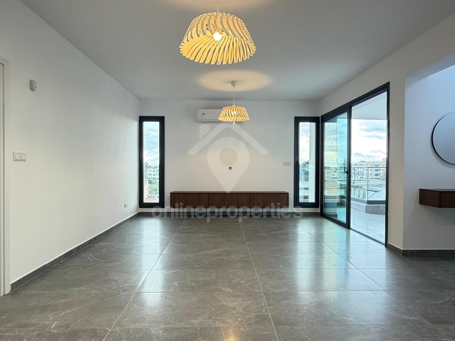 To change image, hover mouse over thumbnails below