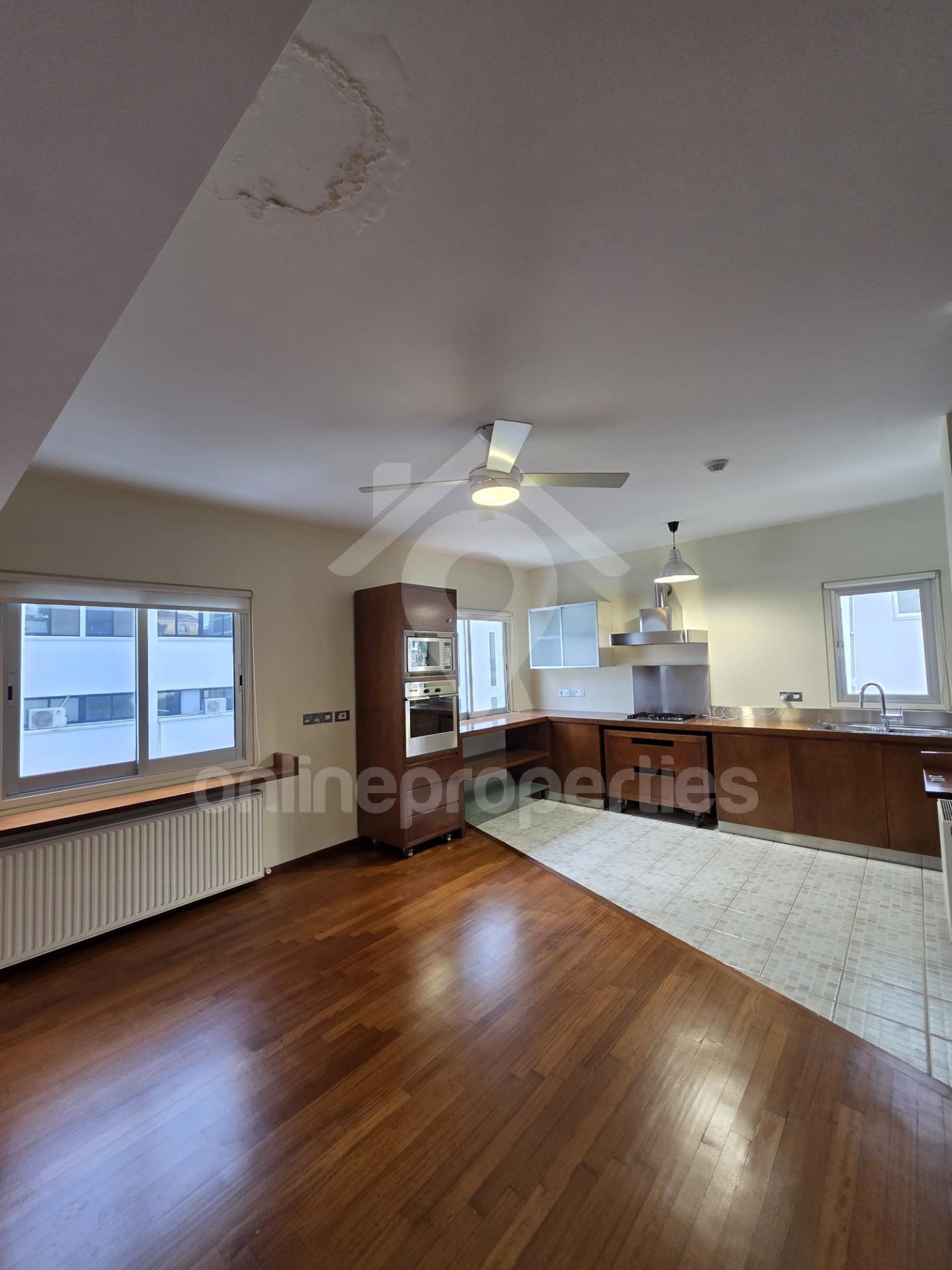 To change image, hover mouse over thumbnails below