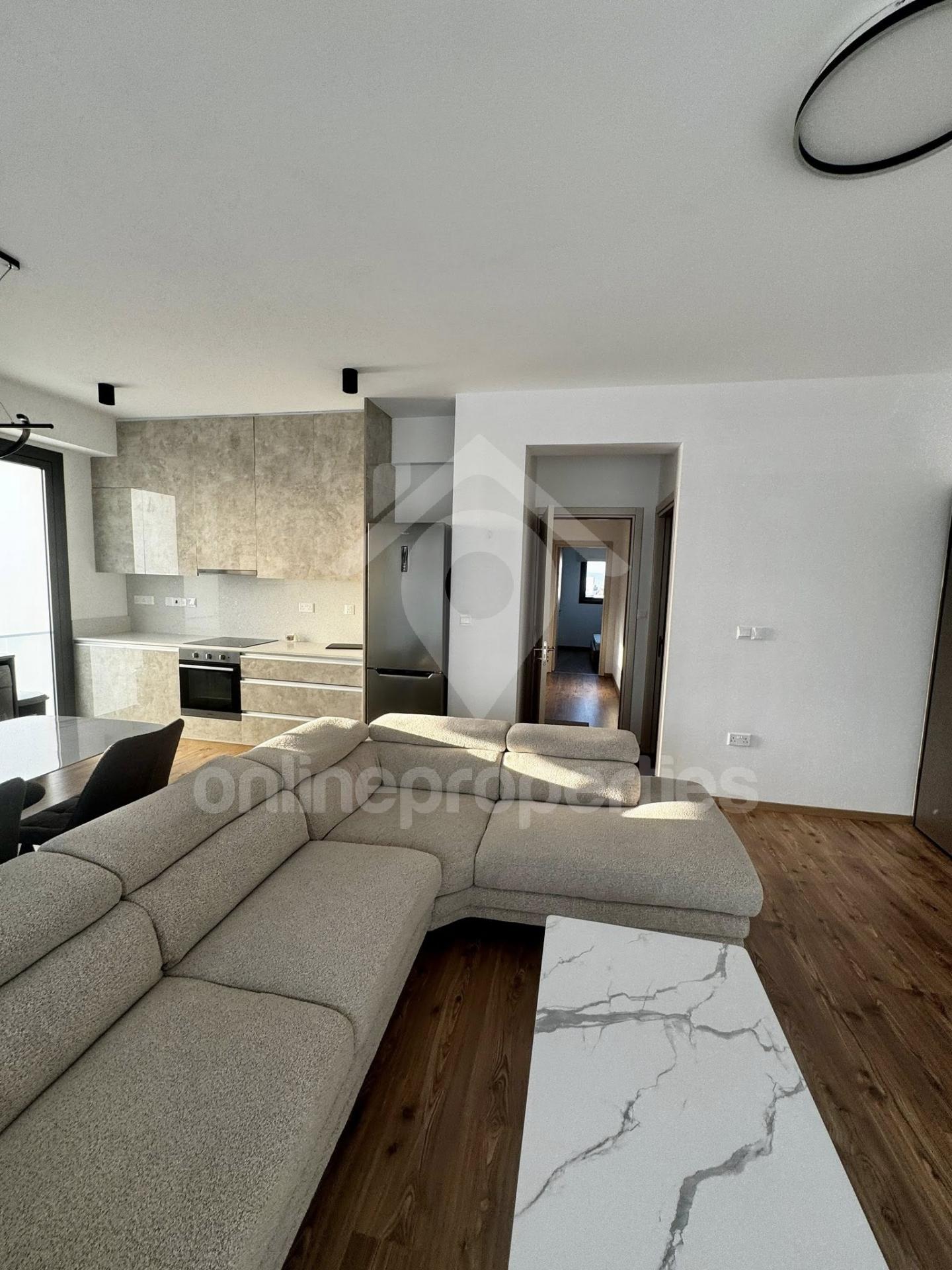 To change image, hover mouse over thumbnails below