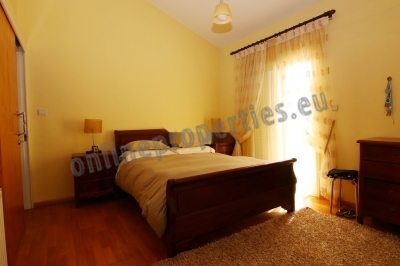 To change image, hover mouse over thumbnails below