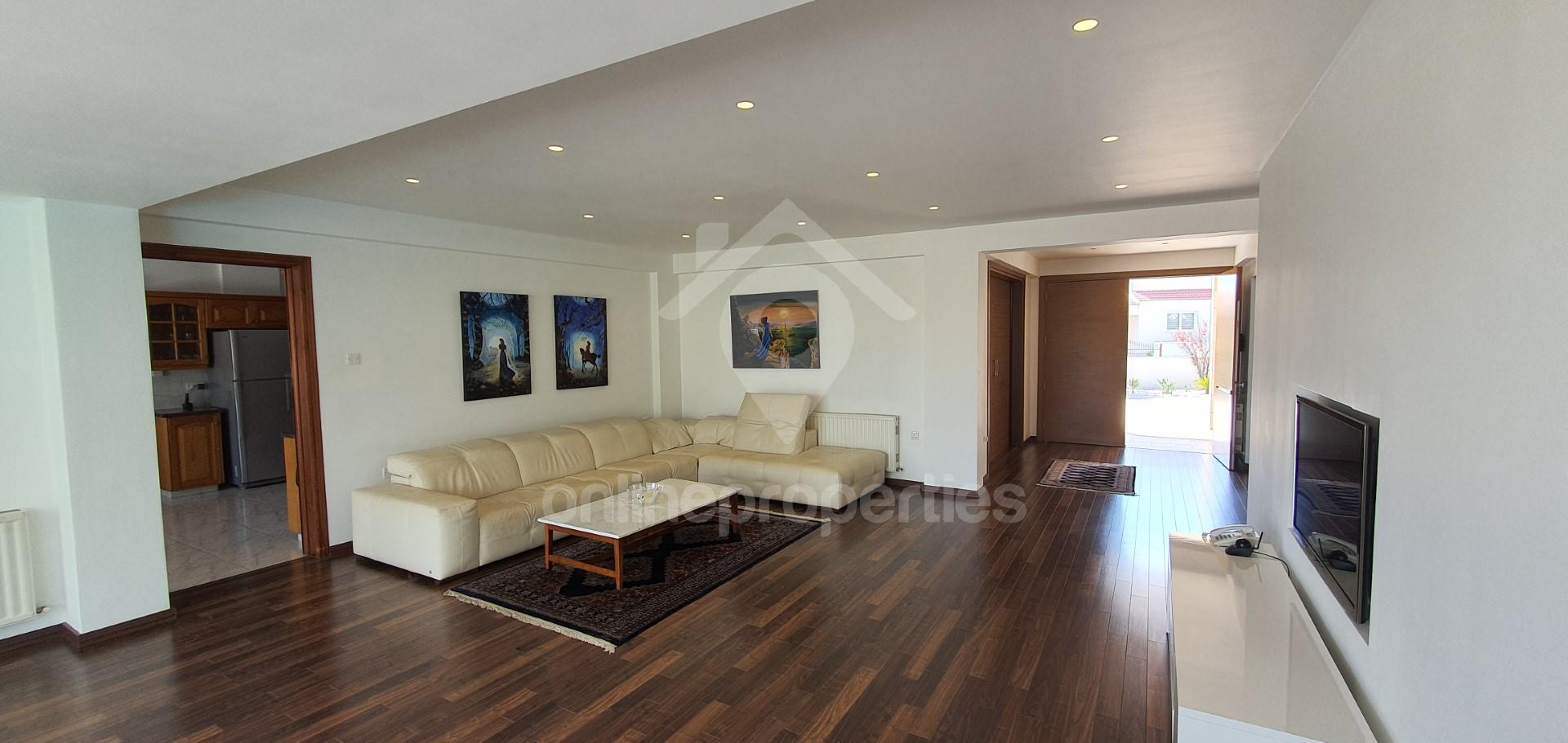 To change image, hover mouse over thumbnails below