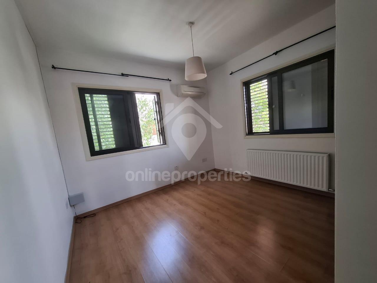 To change image, hover mouse over thumbnails below