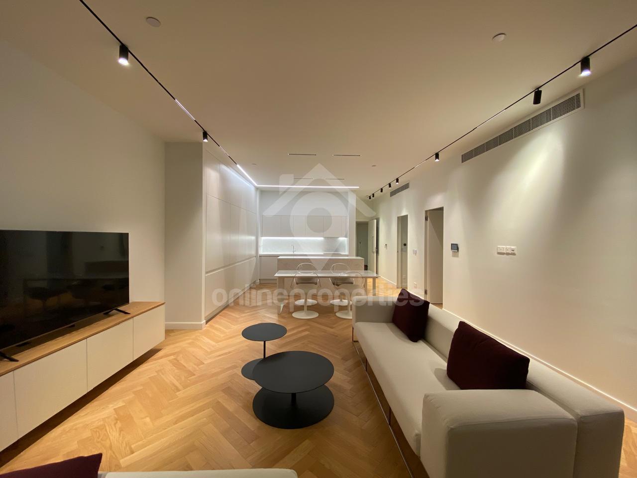 To change image, hover mouse over thumbnails below