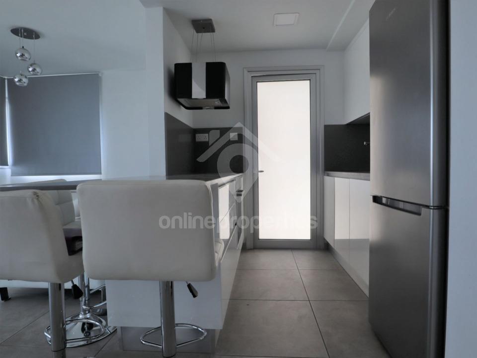 To change image, hover mouse over thumbnails below