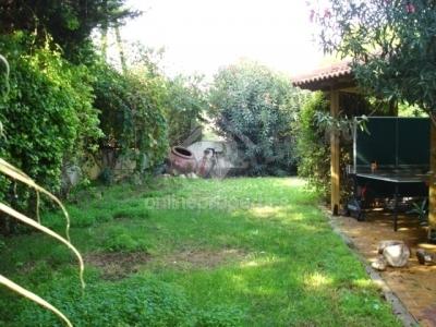 To change image, hover mouse over thumbnails below