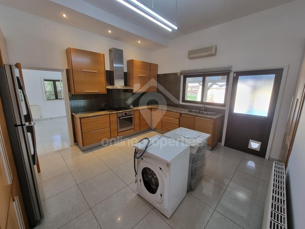 To change image, hover mouse over thumbnails below