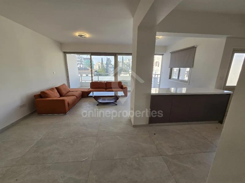 To change image, hover mouse over thumbnails below