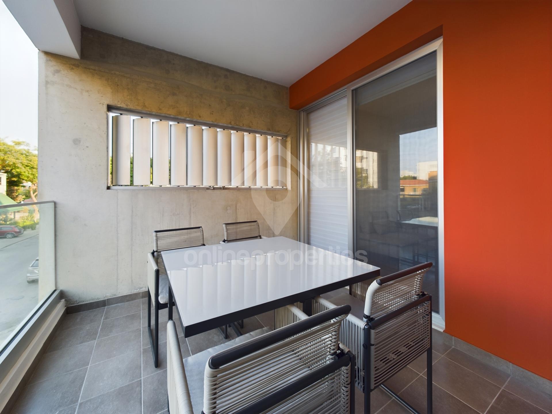 To change image, hover mouse over thumbnails below