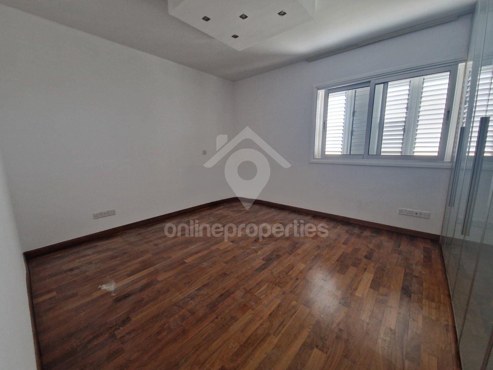 To change image, hover mouse over thumbnails below