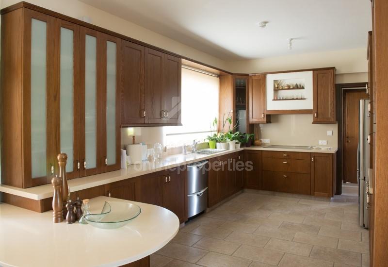 To change image, hover mouse over thumbnails below