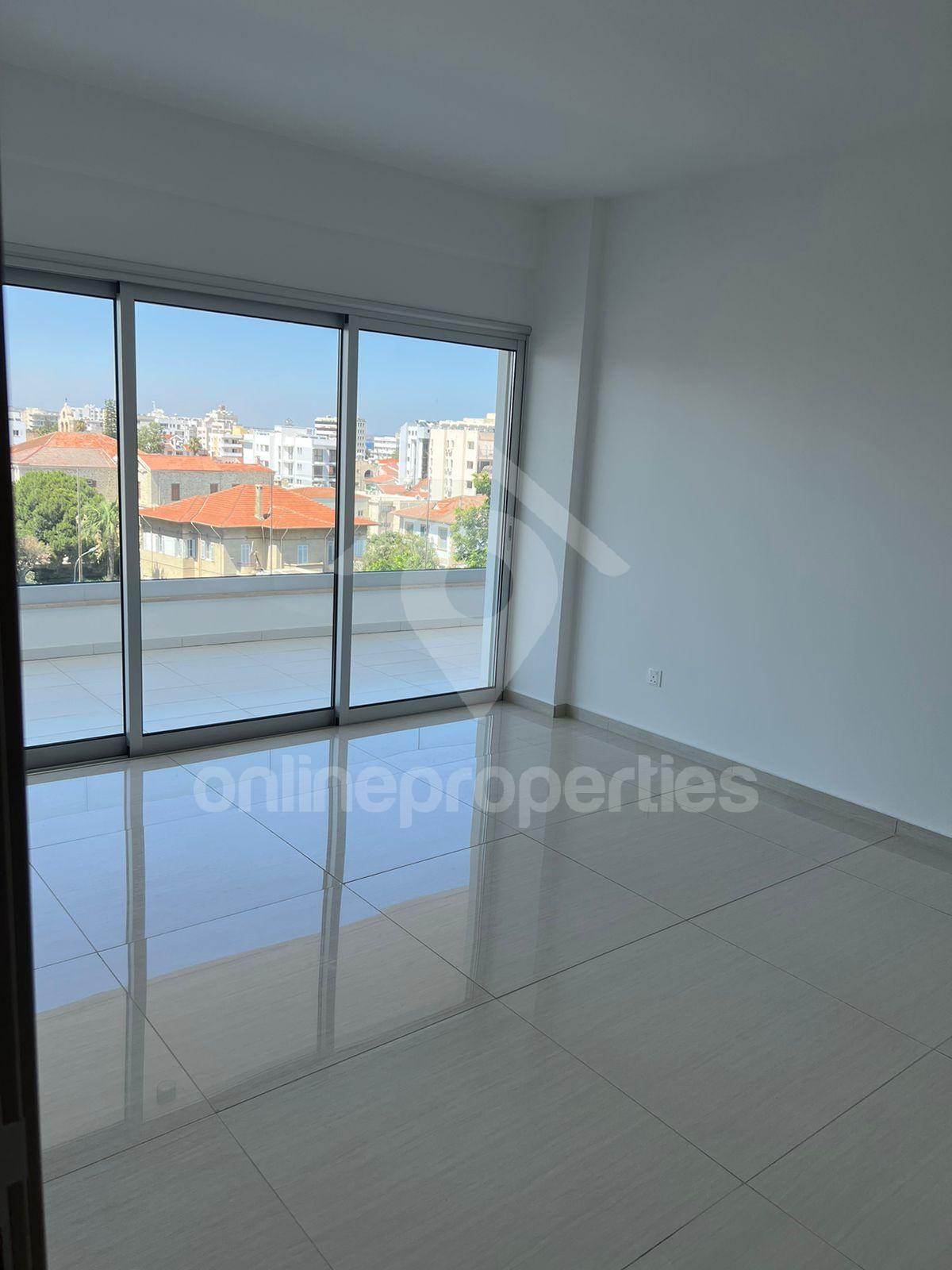 To change image, hover mouse over thumbnails below