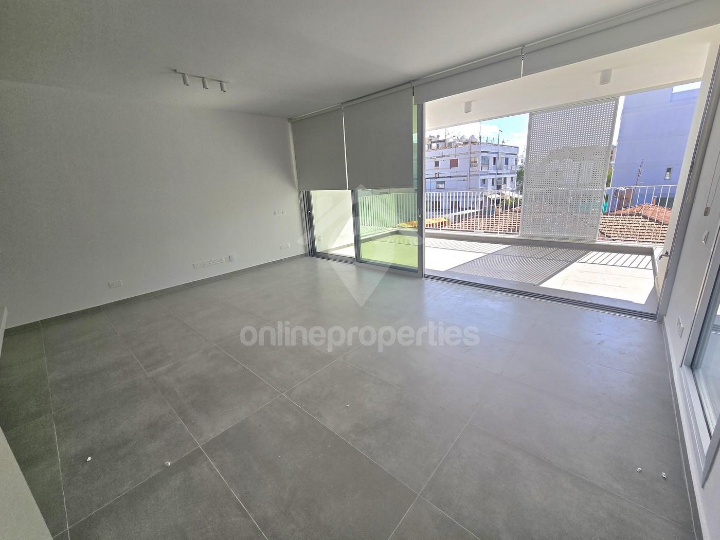 To change image, hover mouse over thumbnails below