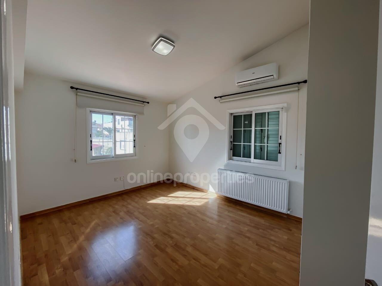 To change image, hover mouse over thumbnails below