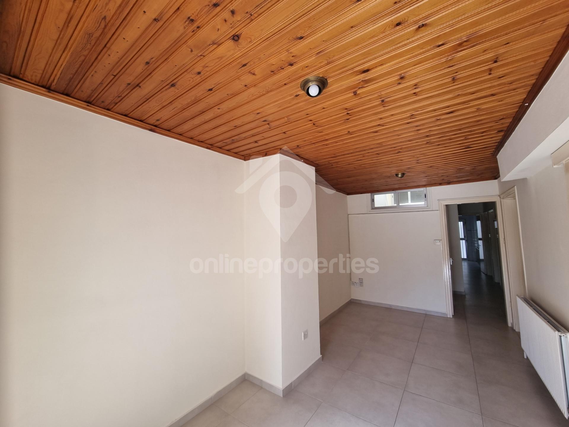 To change image, hover mouse over thumbnails below