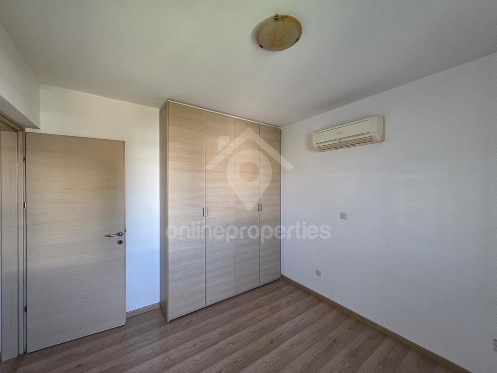 To change image, hover mouse over thumbnails below