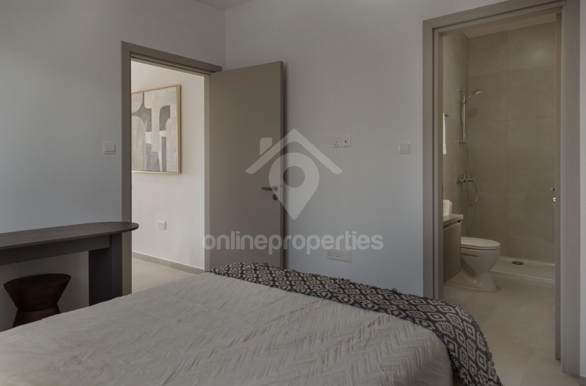 To change image, hover mouse over thumbnails below