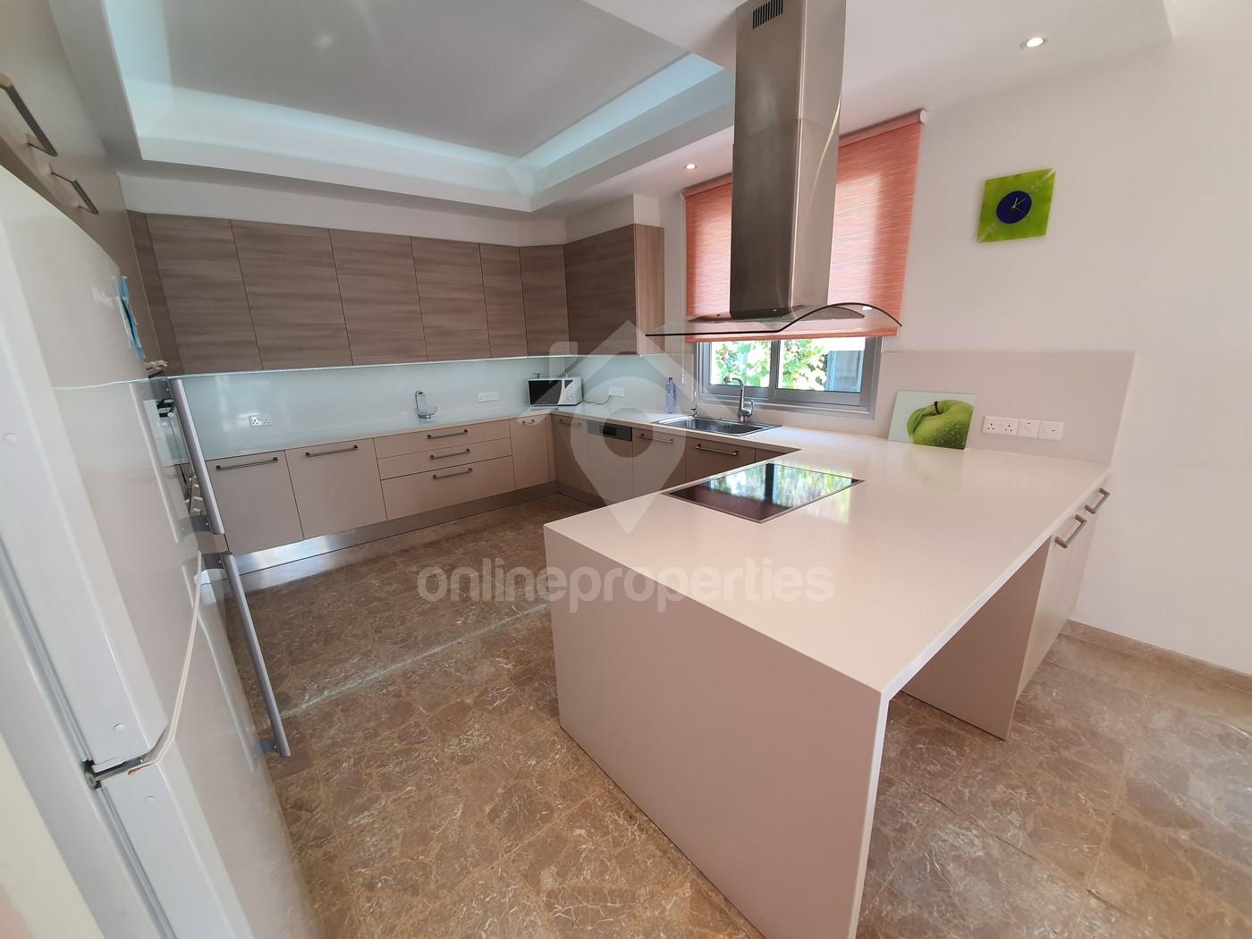 To change image, hover mouse over thumbnails below