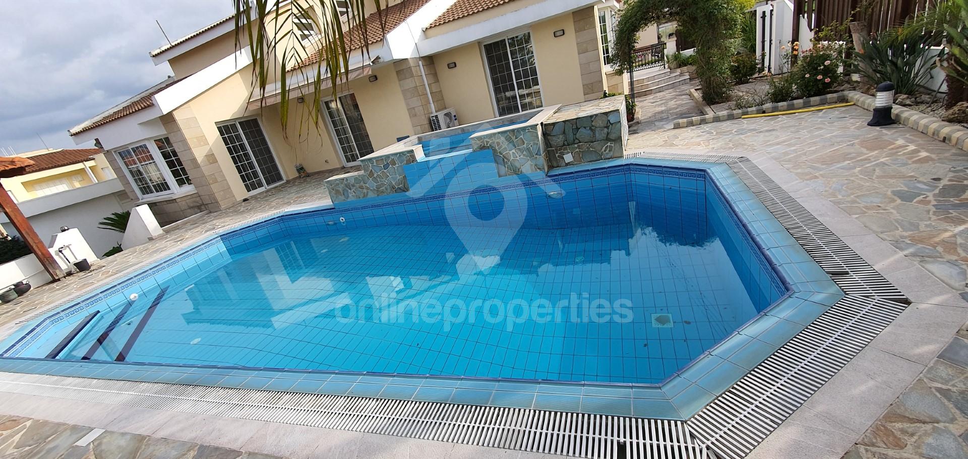 To change image, hover mouse over thumbnails below