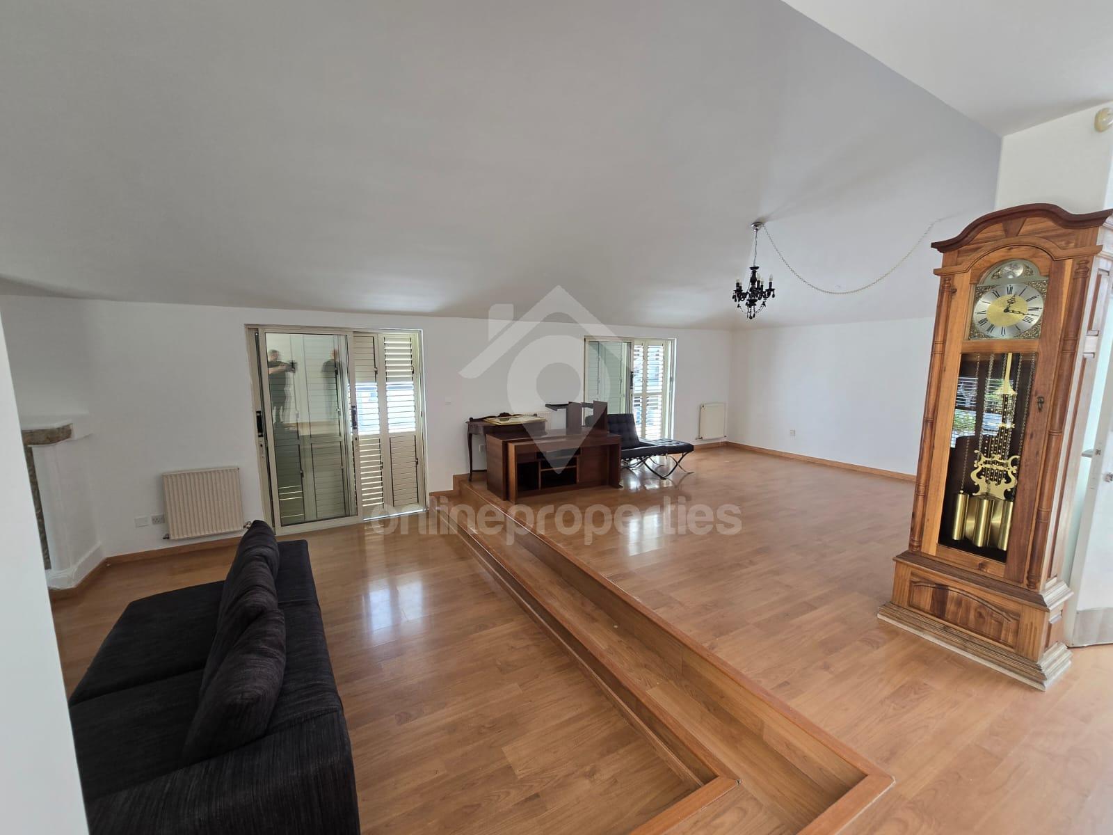 To change image, hover mouse over thumbnails below