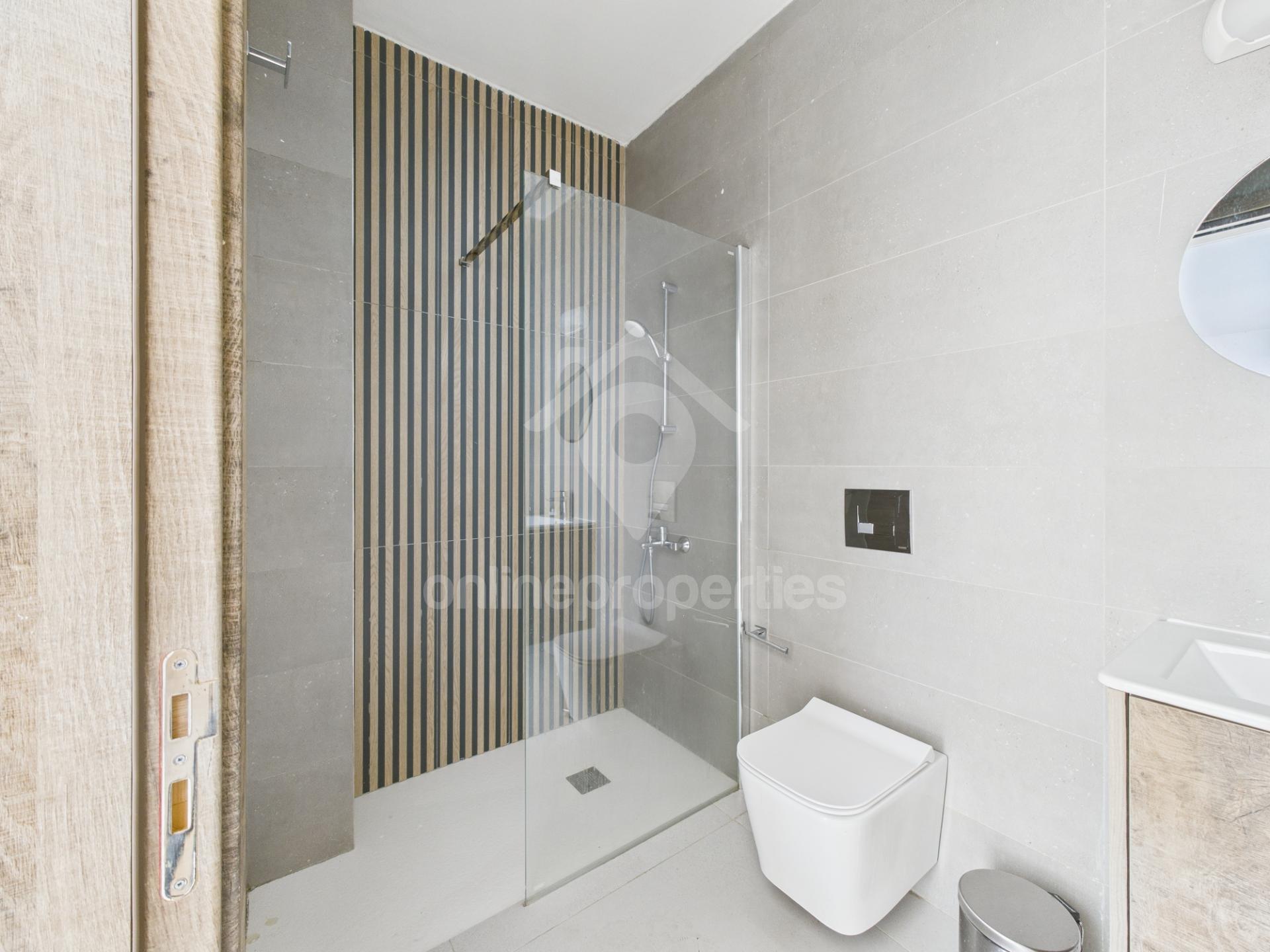 To change image, hover mouse over thumbnails below