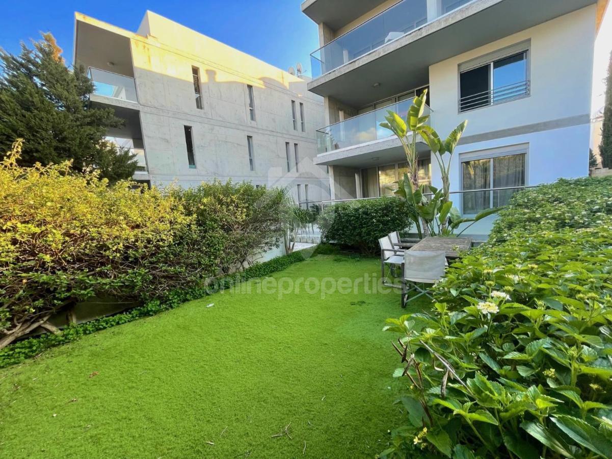 To change image, hover mouse over thumbnails below