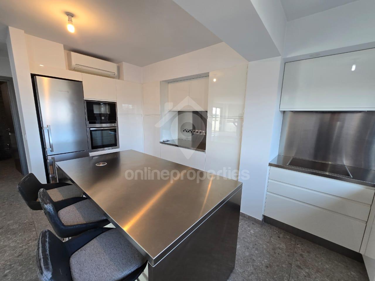 To change image, hover mouse over thumbnails below