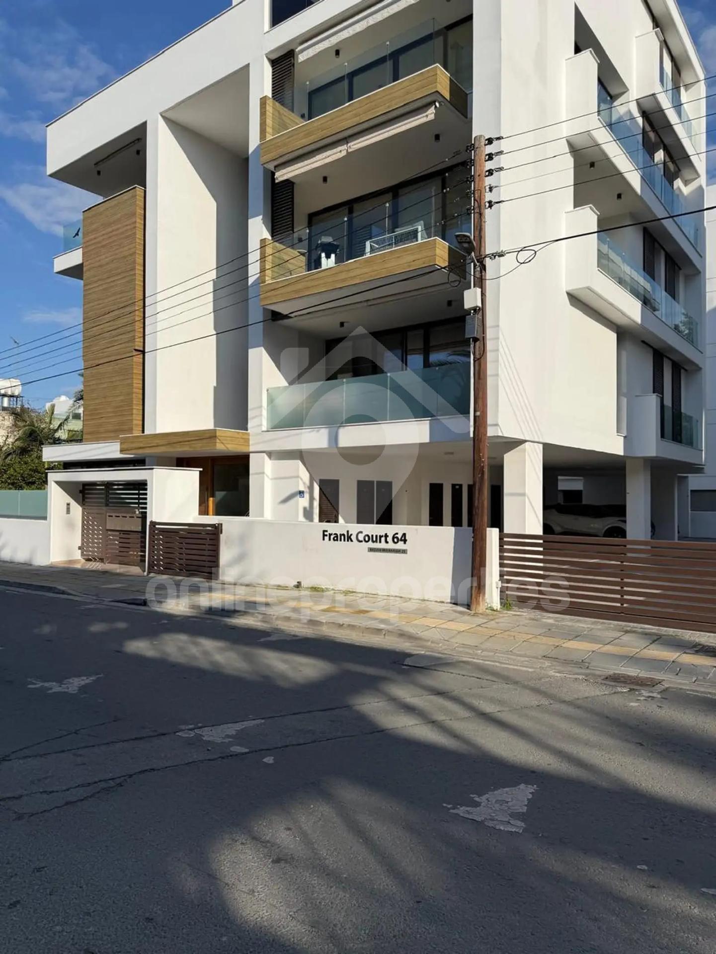 To change image, hover mouse over thumbnails below