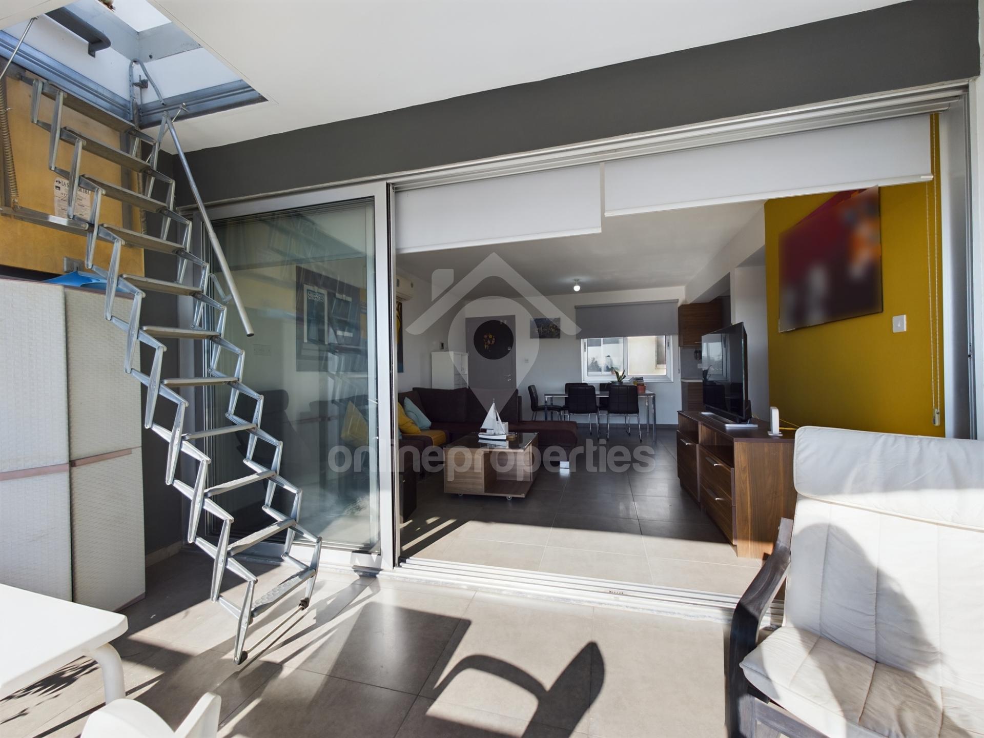 To change image, hover mouse over thumbnails below