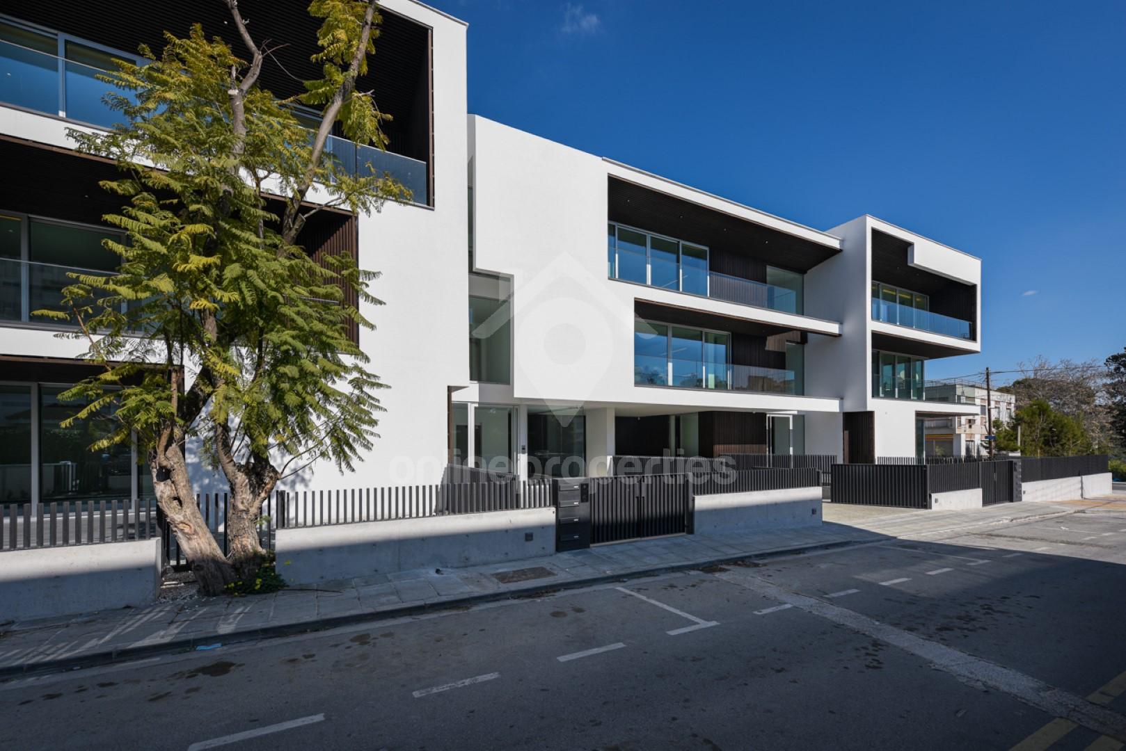 To change image, hover mouse over thumbnails below