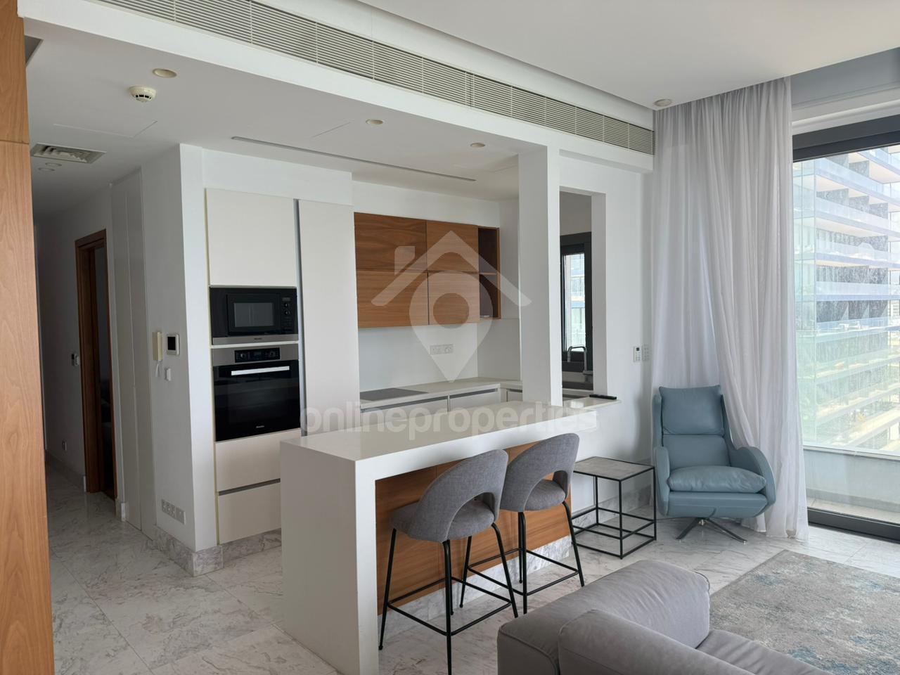 To change image, hover mouse over thumbnails below