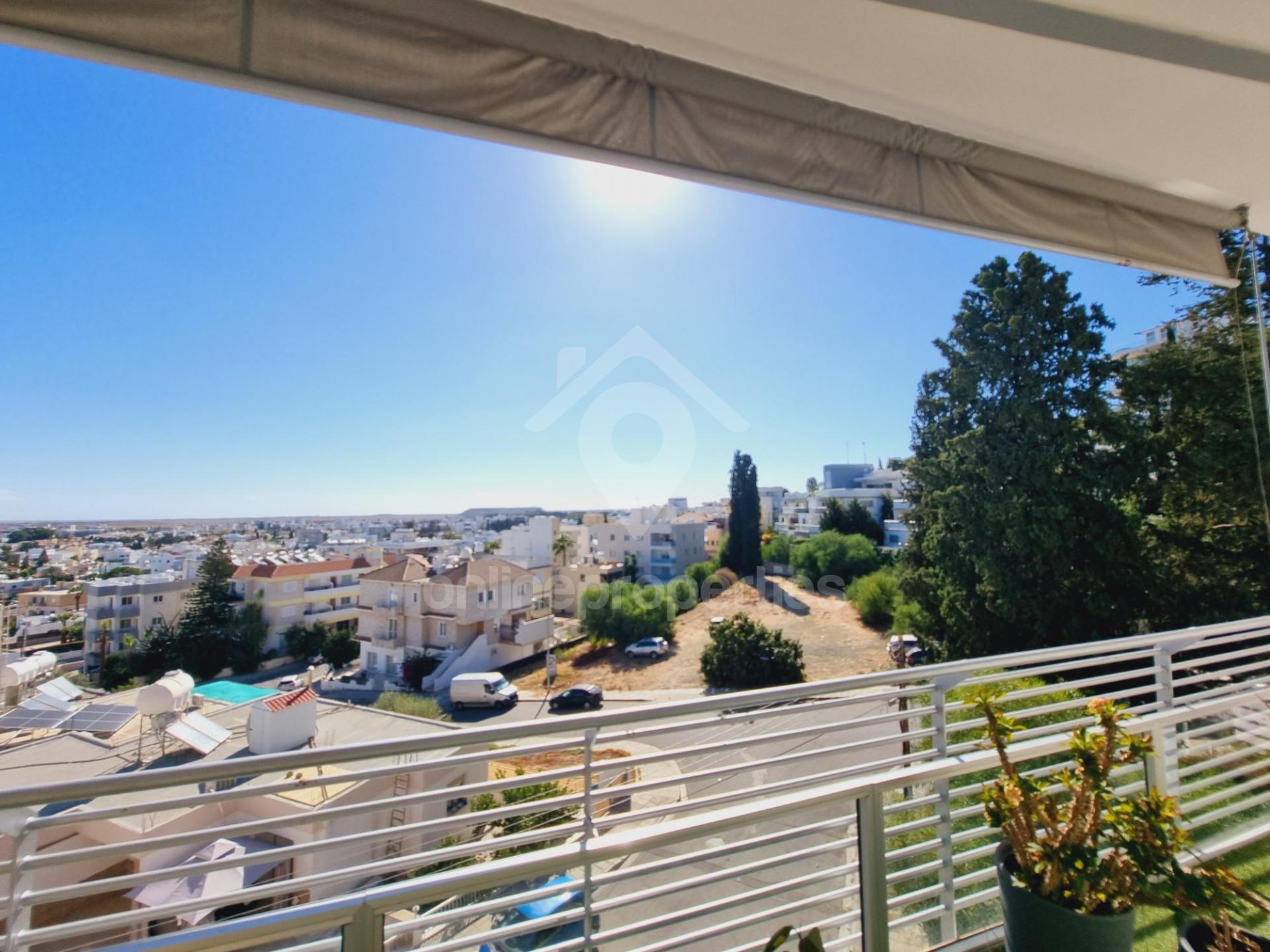 To change image, hover mouse over thumbnails below