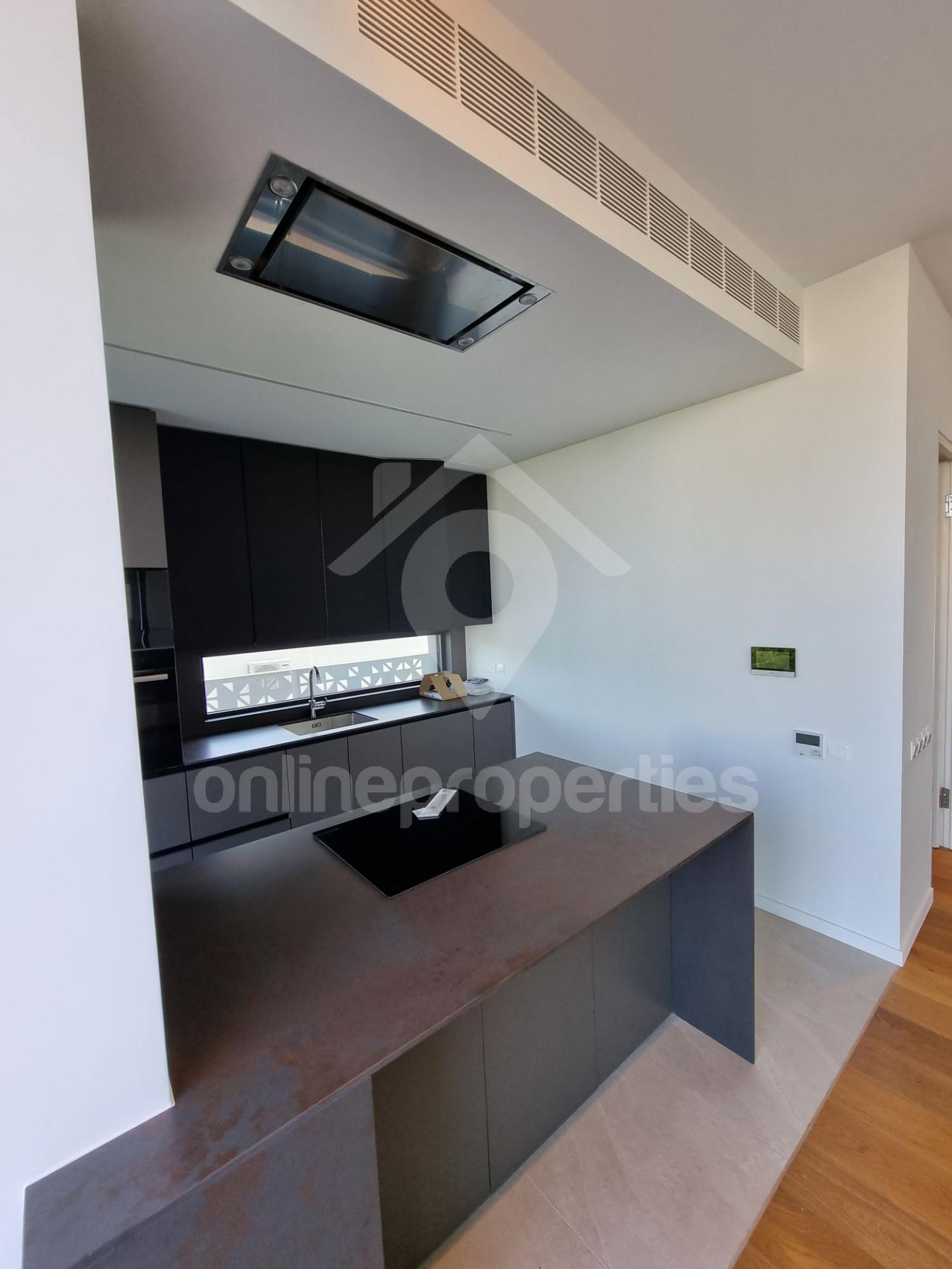 To change image, hover mouse over thumbnails below