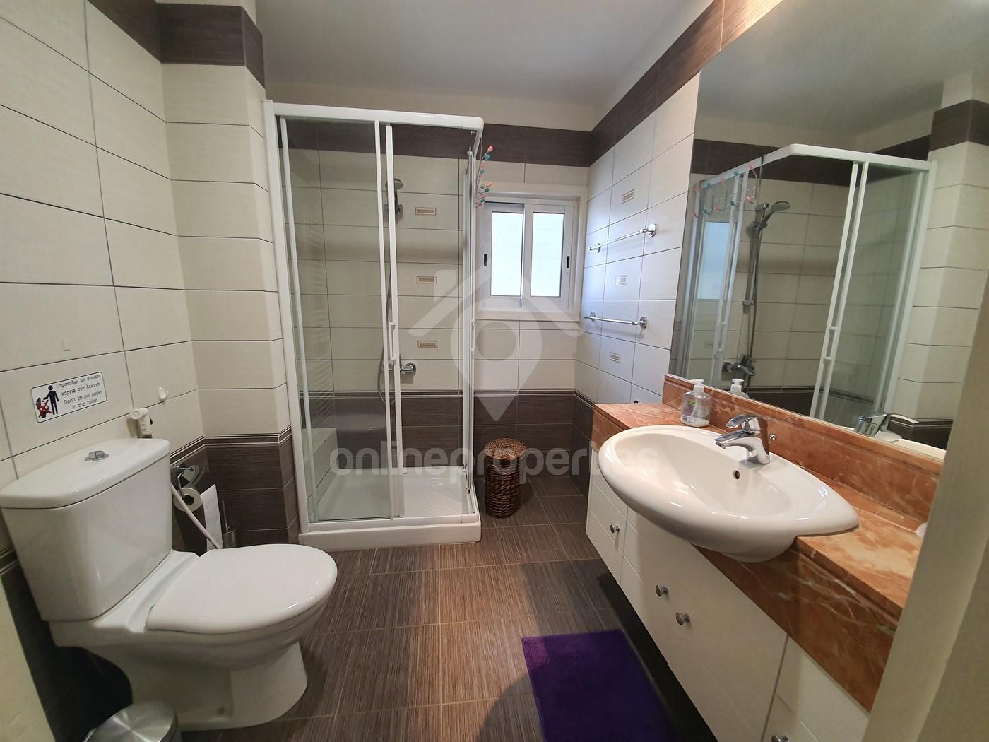 To change image, hover mouse over thumbnails below