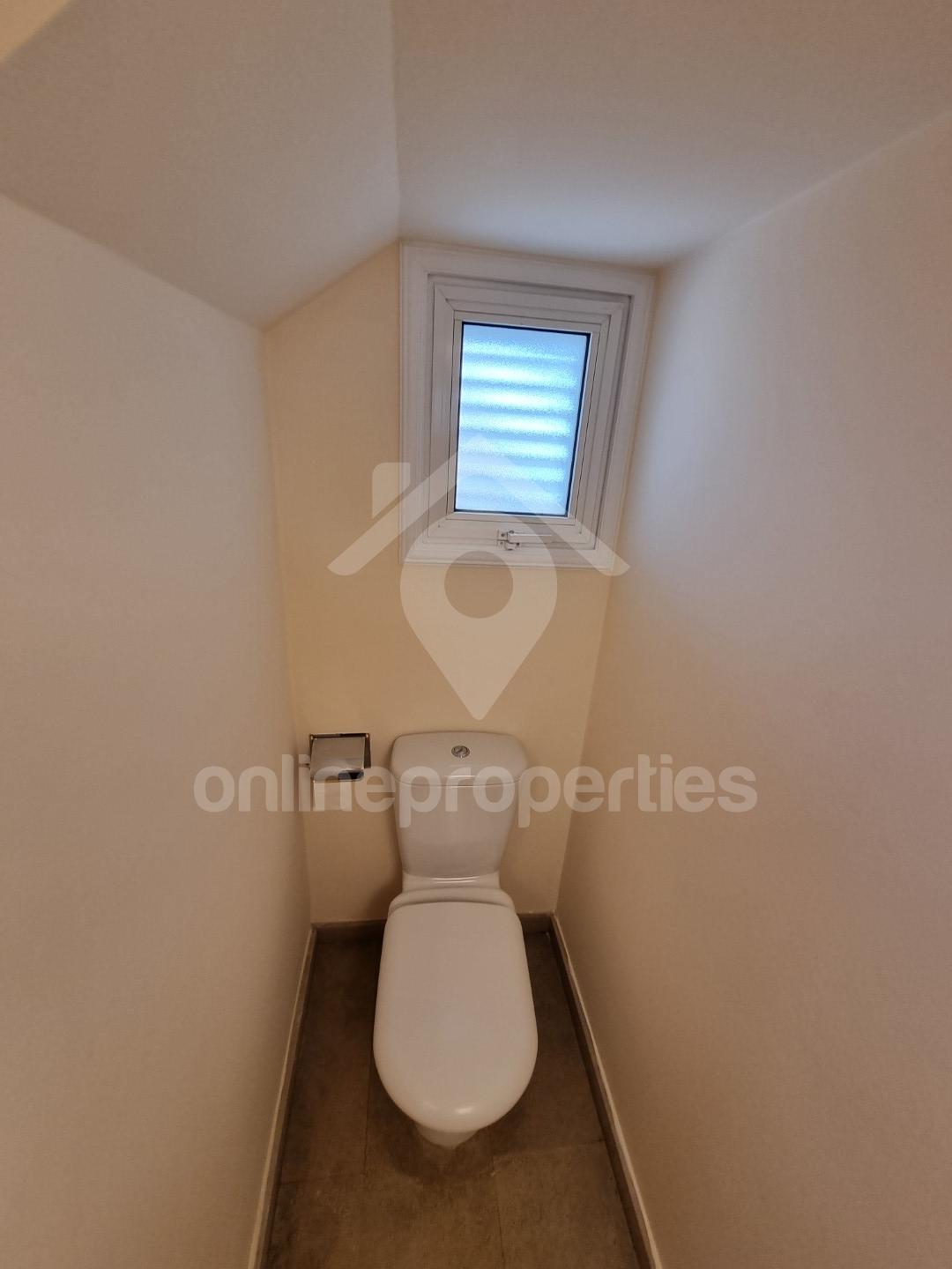 To change image, hover mouse over thumbnails below