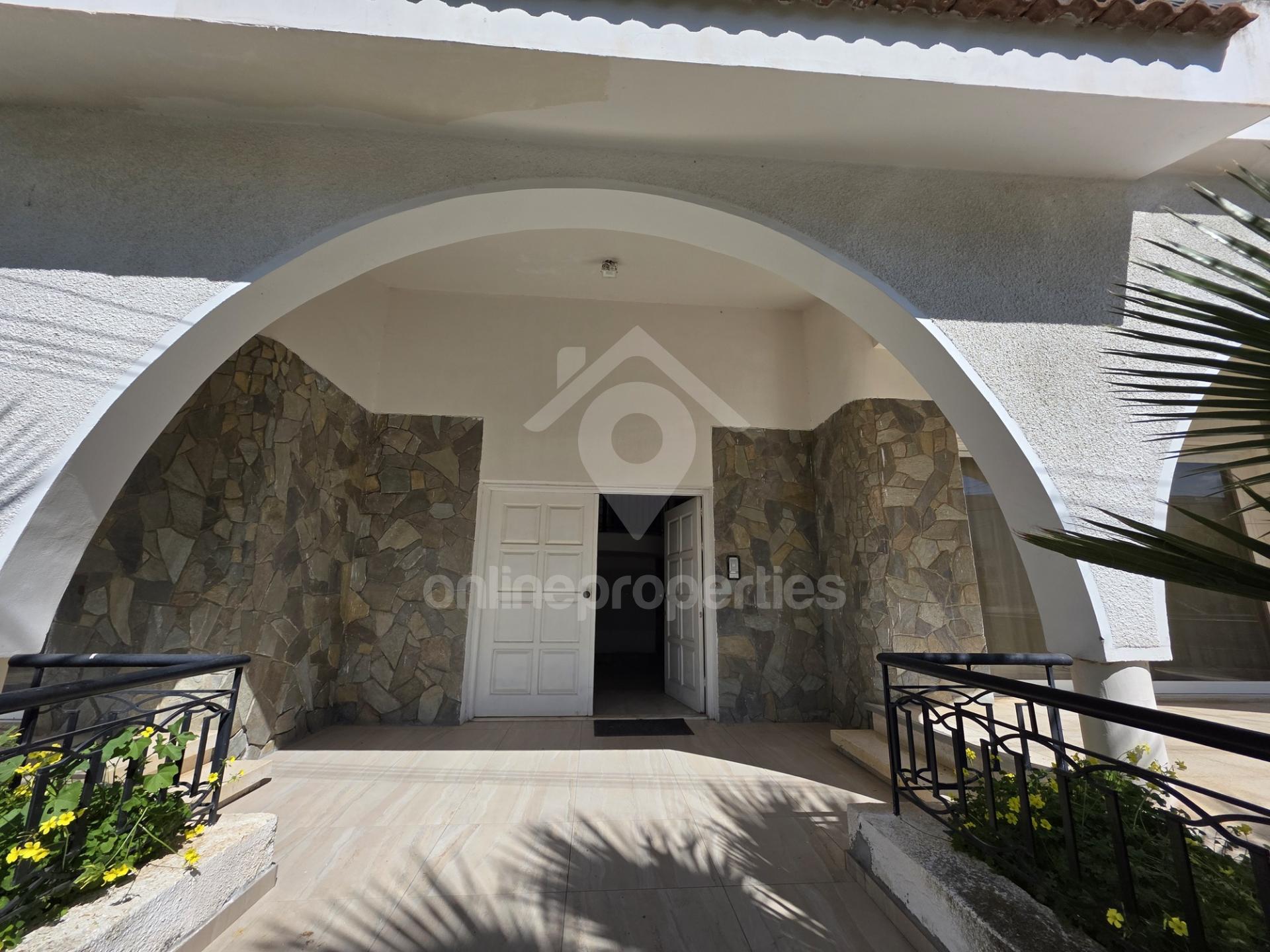 To change image, hover mouse over thumbnails below